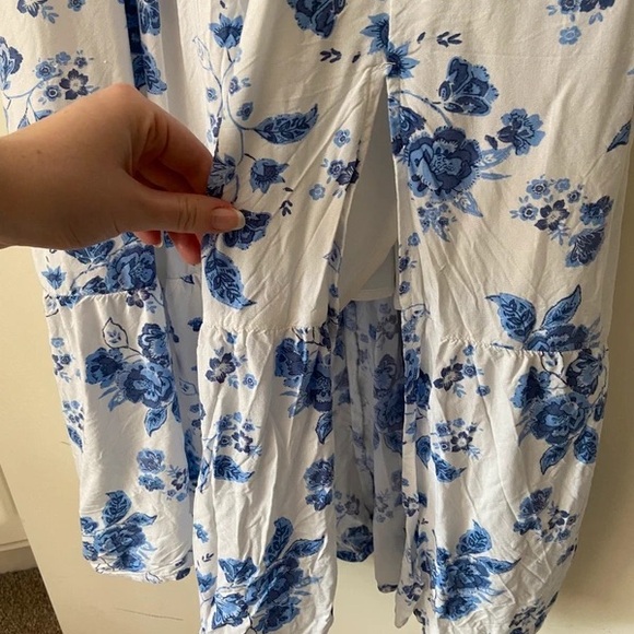 Chic Blue Floral Midi Dress - Picture 3 of 4